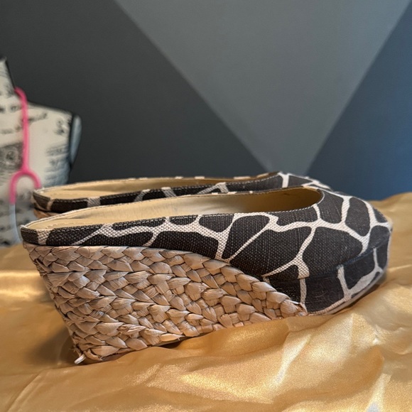 CL by Laundry Giraffe Print Wedges - Picture 6 of 10